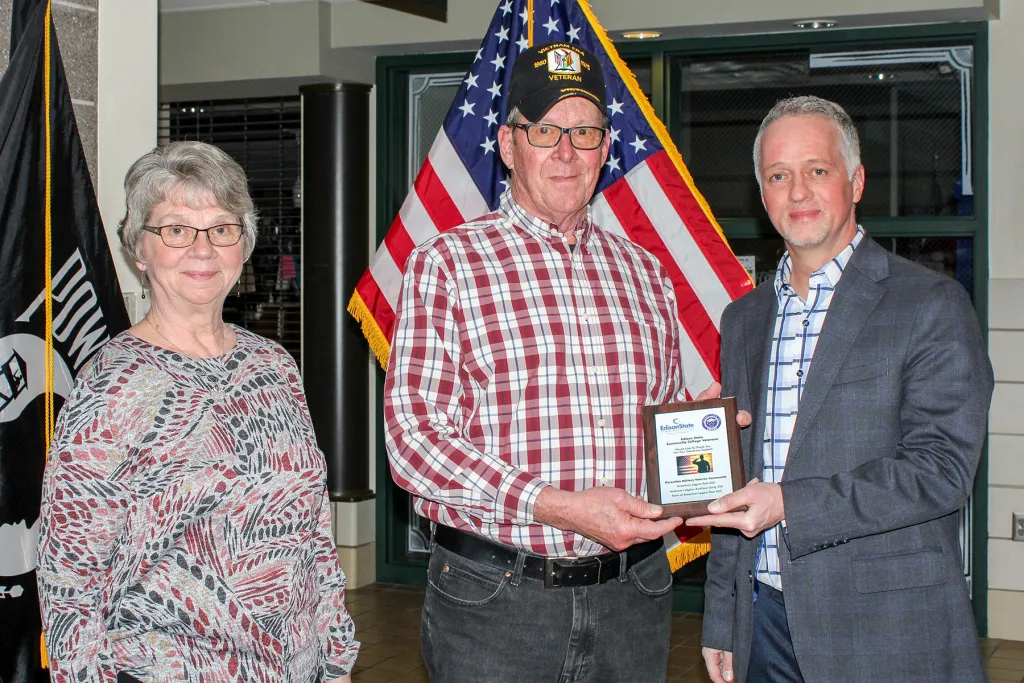 Barb and Bill Marshall, Versailles Veterans Club, and Edison State President Chris Spradlin