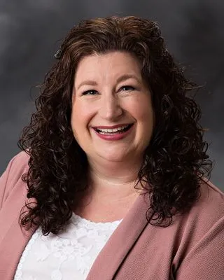 Headshot of Stacy Pettit