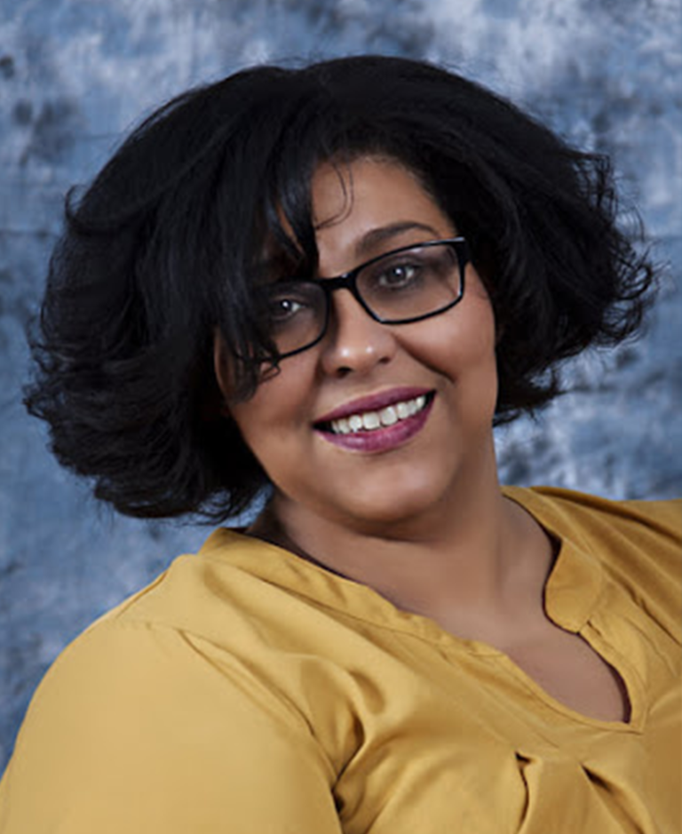 Sonia Holycross Headshot