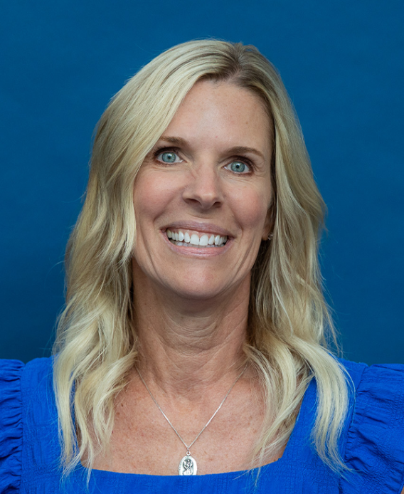 Laura Quinlisk headshot