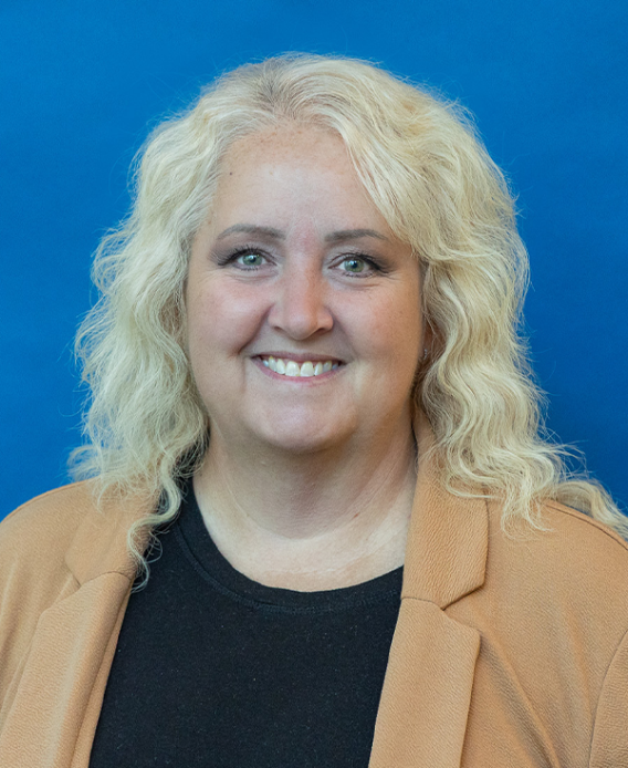 Leah Wells headshot