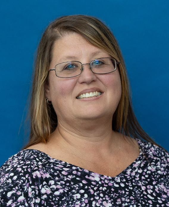 Tia Thacker headshot