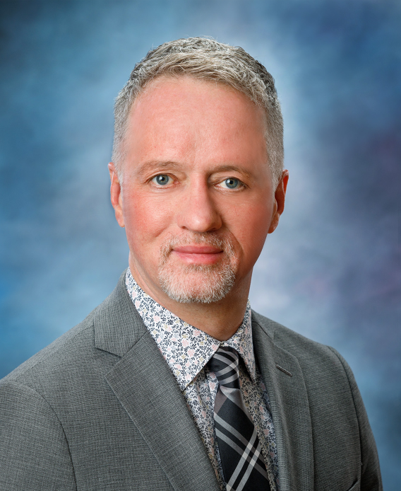 Christopher Spradlin headshot