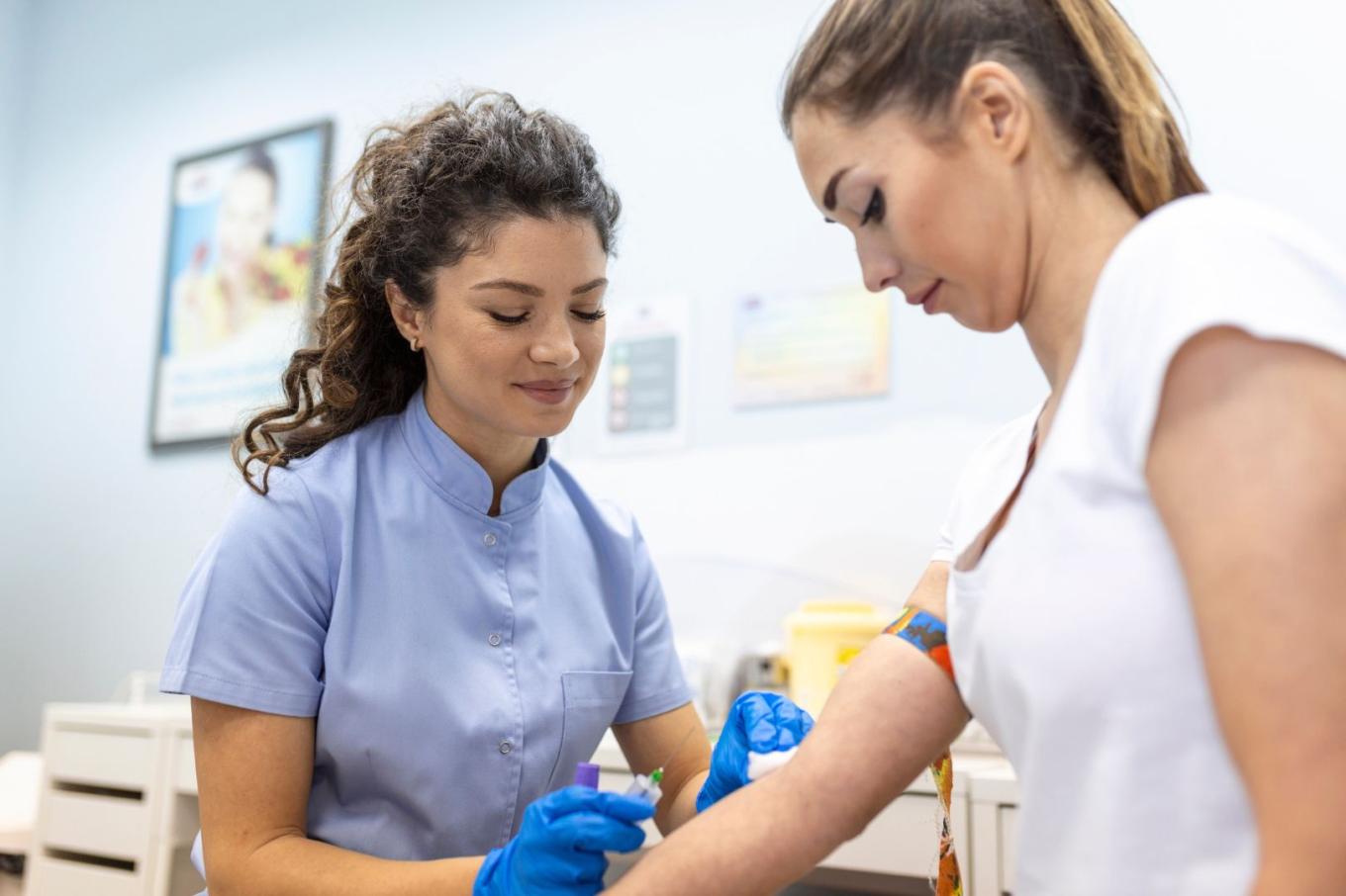 Benefits of completing a phlebotomy certificate program